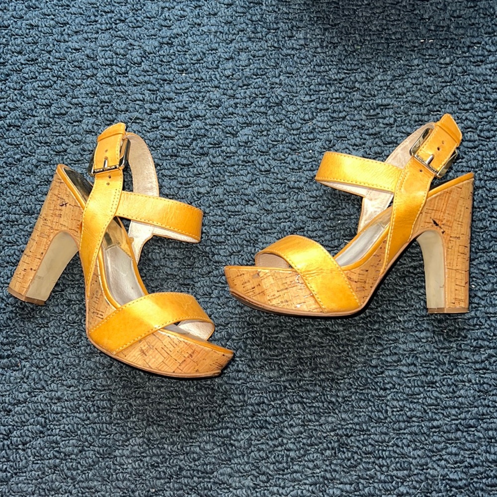 Michael Kors Yellow mustard color Leather Strap Cork Platform Heel Sandals 6.5 - Picture 4 of 6